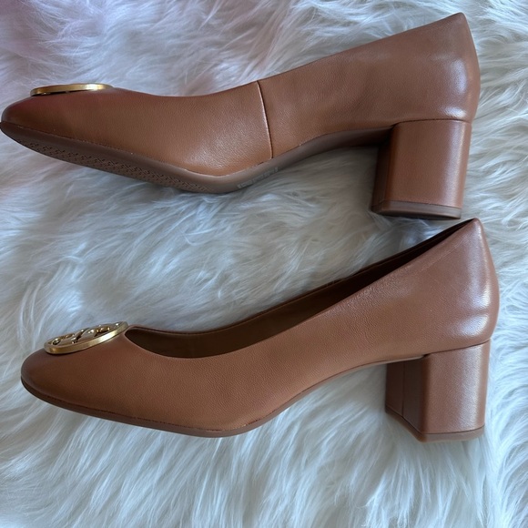 NWB Tory Burch Chelsea 50mm Pumps Napa Leather in Royal Tan - Picture 7 of 13